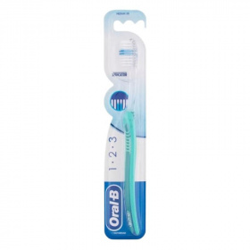Oral-B fogkefe - Indicator, közepes 1db